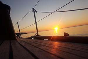 Schöner Sonnenuntergang vom Boot aus Fotografiert